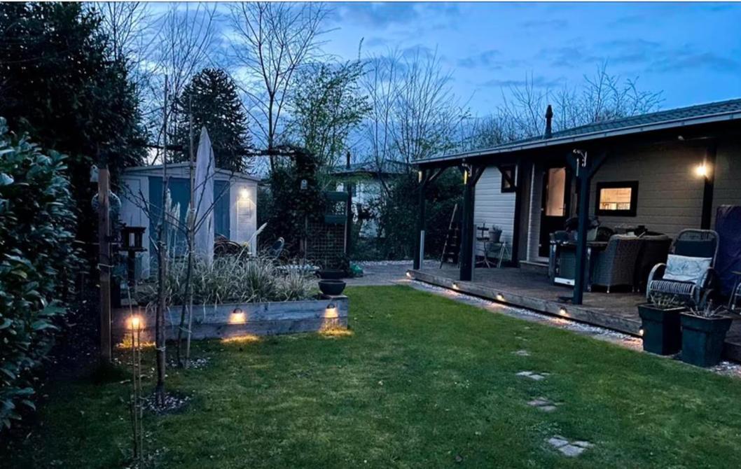 Comfortabel Chalet In Nationaal Park Wateren 외부 사진