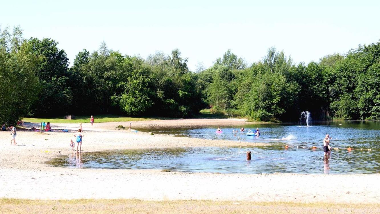 Comfortabel Chalet In Nationaal Park Wateren 외부 사진